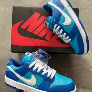 SB Dunk Marina Blue Sneakers in Stock